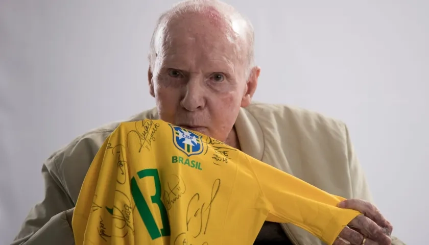 Mario Lobo Zagallo, campeón con Brasil como jugador y técnico. 