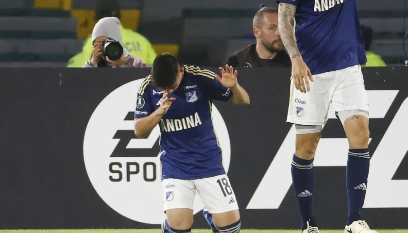 Daniel Ruiz de Millonarios celebra el gol