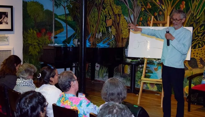 Guillermo Linero Montes en su presentación en La Cueva.