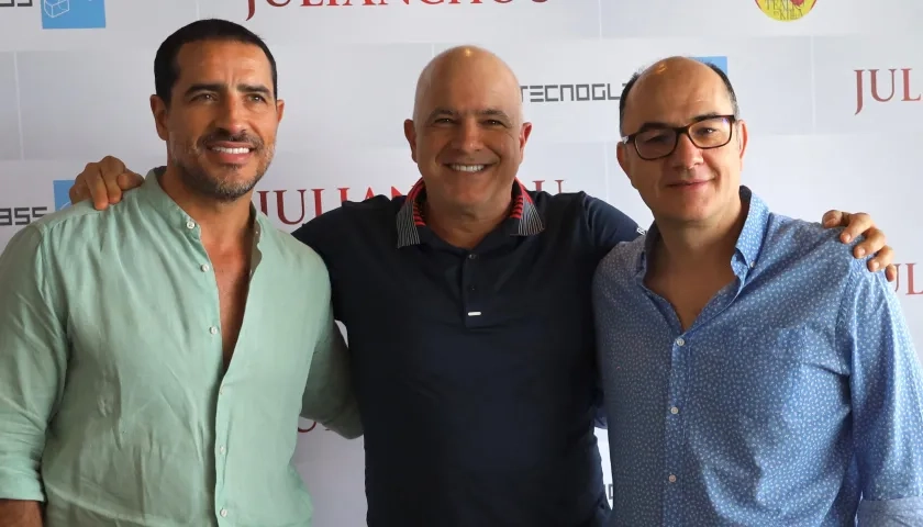 El actor Pedro Palacios; el COO de Tecnoglass, Christian Daes, y Julián Arango.