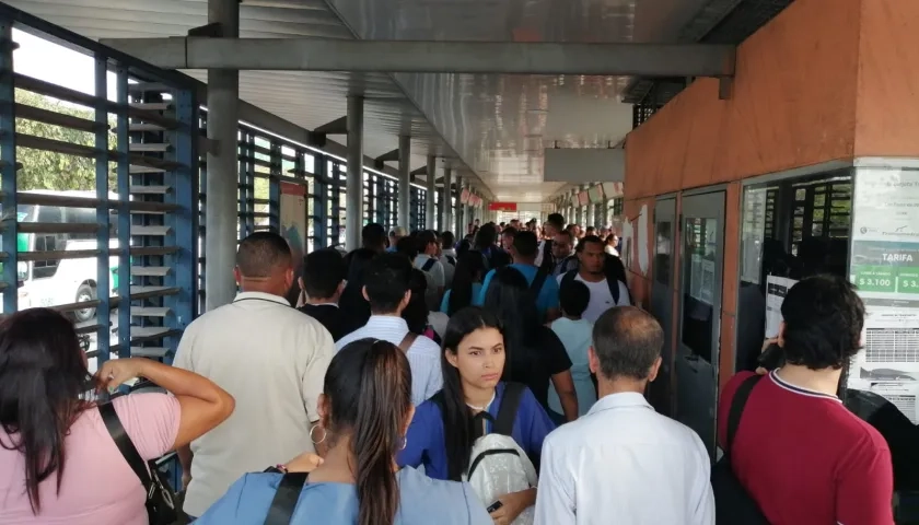 El caos en una de las estaciones.