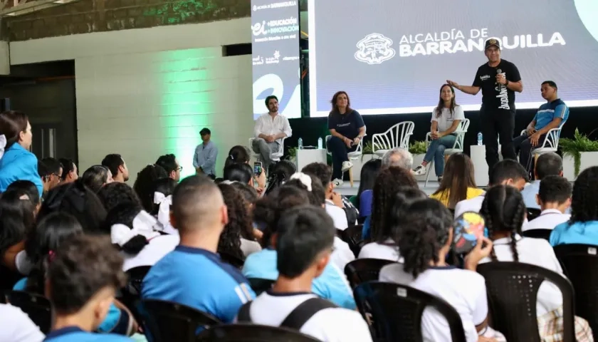 El alcalde Alejandro Char lanzó el programa ‘Más educación, más innovación’.