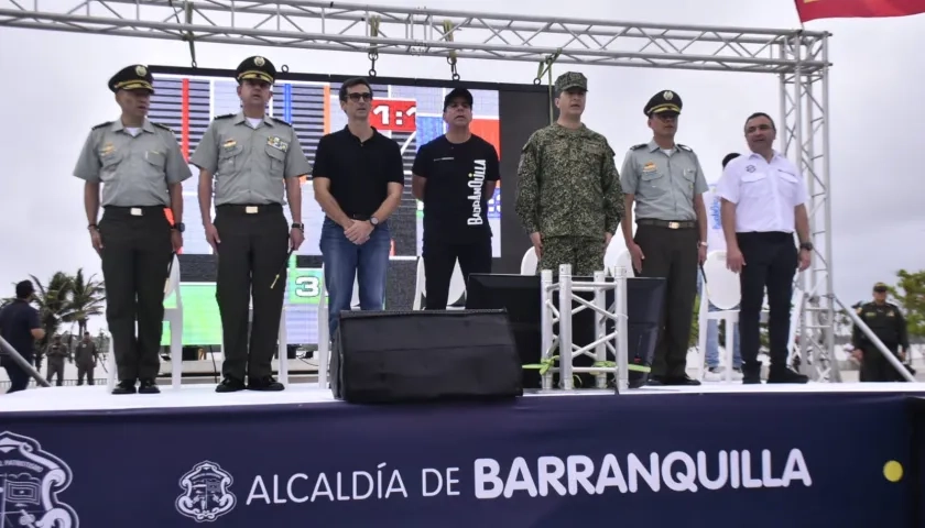 El Alcalde Alex Char, el General José Luis Ramírez Hinestroza, el General Herbert Benavides y el Jefe de la Oficina de Convivencia y Seguridad Yesid Turbay.