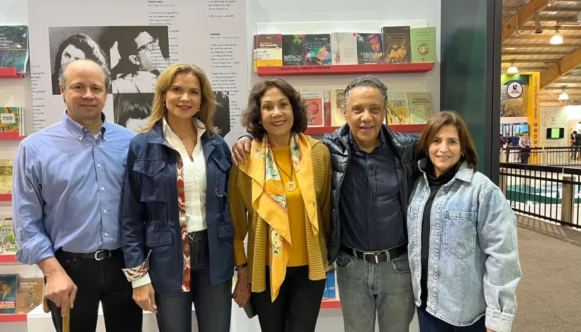 Francisco Lloreda, María Teresa Egurrola, Lola De La Cruz, Alonso Sánchez Baute y María Margarita Carbonell de Meisel.