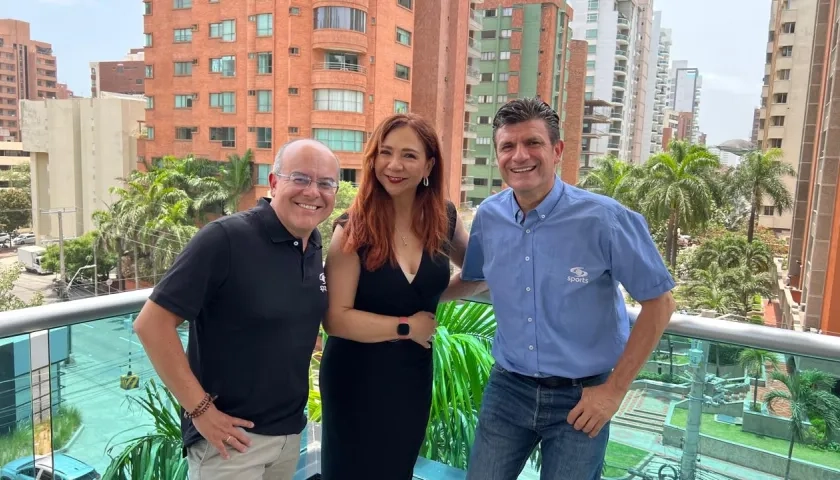 Ricardo Orrego, Georgina Ruiz-Sandoval y John Jaime Osorio, integrantes del Team Caracol.