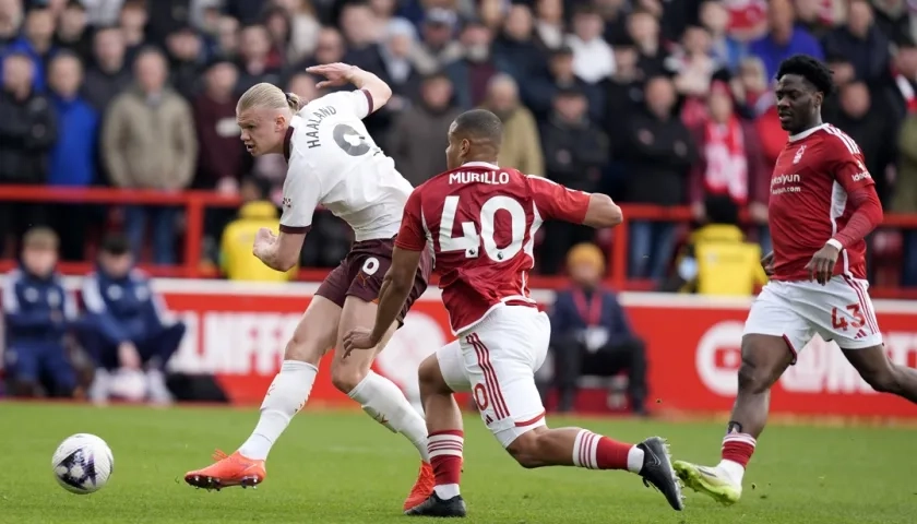 El noruego Erling Haaland marca el segundo gol del Manchester City.