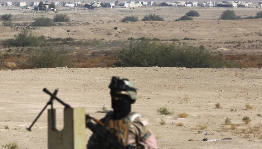 Soldado Iraquí con arma de largo alcance. 