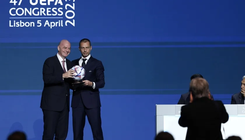 Presidente de la FIFA Gianni Infantino junto al presidente de la UEFA Aleksander Ceferin.