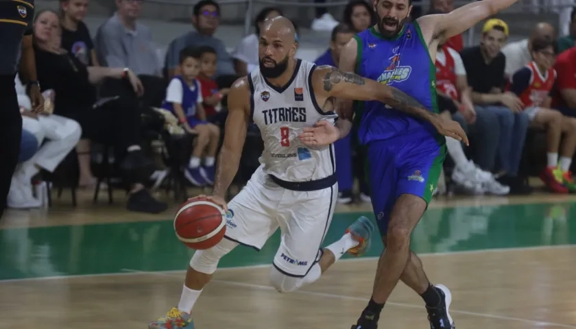 José Lozano, jugador de Titanes.