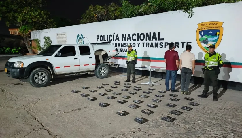 Diego Betancourt y José David Rey Barrios, capturados cuando cubría la ruta Santa Marta – Maicao.