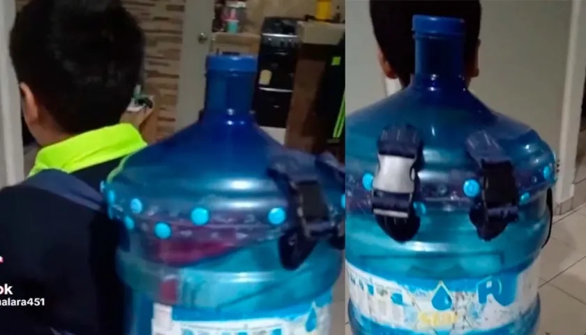 Madre en México realizó una mochila con un garrafón de agua.