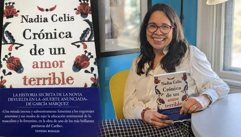 La escritora cartagenera Nadia Celis con su obra “Crónica de un amor terrible”