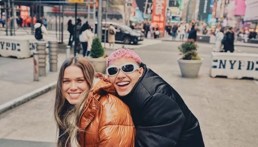 El cantante Beéle junto a Camila Rodríguez.