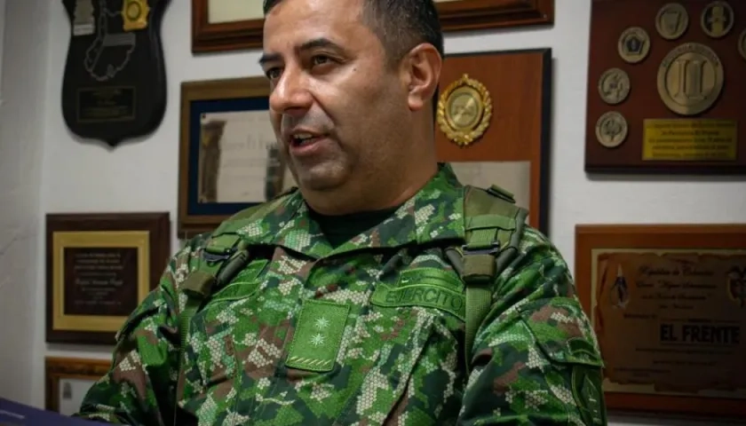 El General Óscar Vera Peláez.