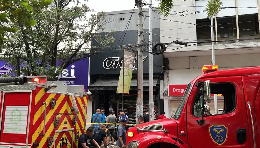 Locales aledaños al almacén donde se registró el incendio no sufrieron afectaciones.