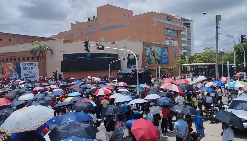 Plantón en la Plaza de la Paz.