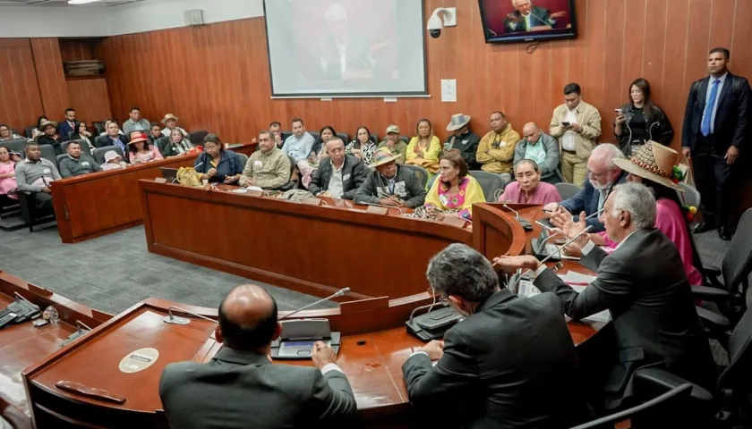 El Ministro de Salud, Guillermo Jaramillo, en la Comisión de Ética.