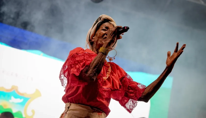 Pabla Flores cantó a ritmo de bullerengue