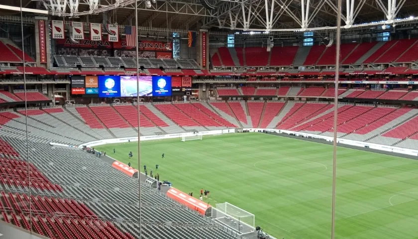 Panorámica del State Farm Stadium, de Glendale, donde hoy jugarán Colombia y Costa Rica. 