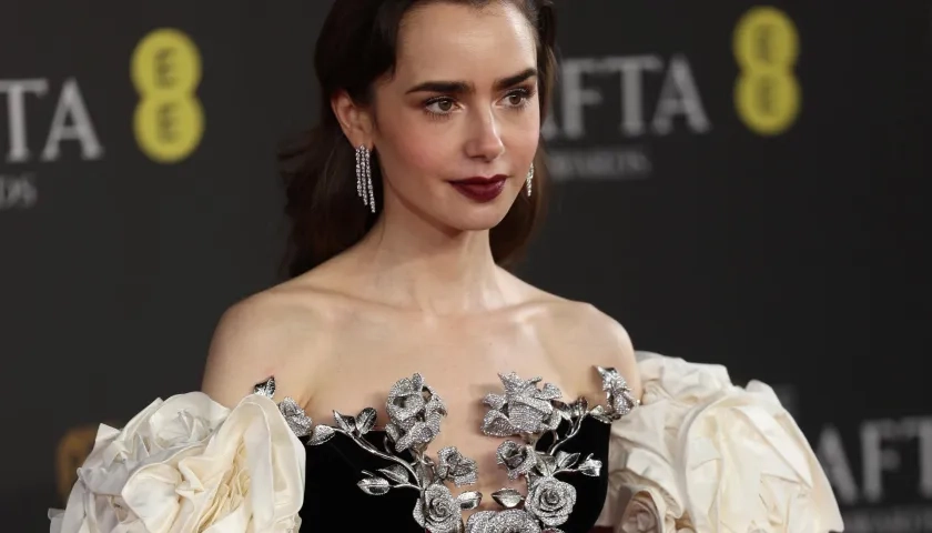 La actriz Lily Collins, quien interpreta a Emily. 