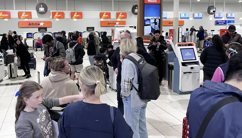 Pasajeros de al aerolínea Jetstar en el aeropuerto de Gold Coast in Bilinga.