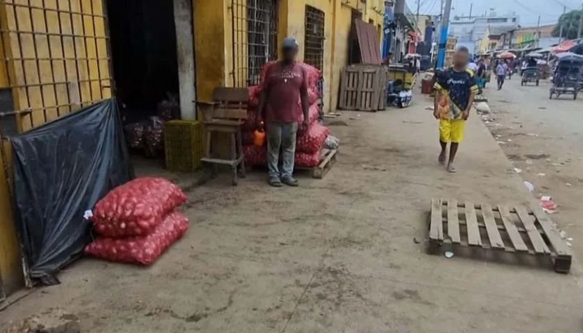 El tendero fue asesinado cuando se encontraba en este negocio de Barranquillita. 