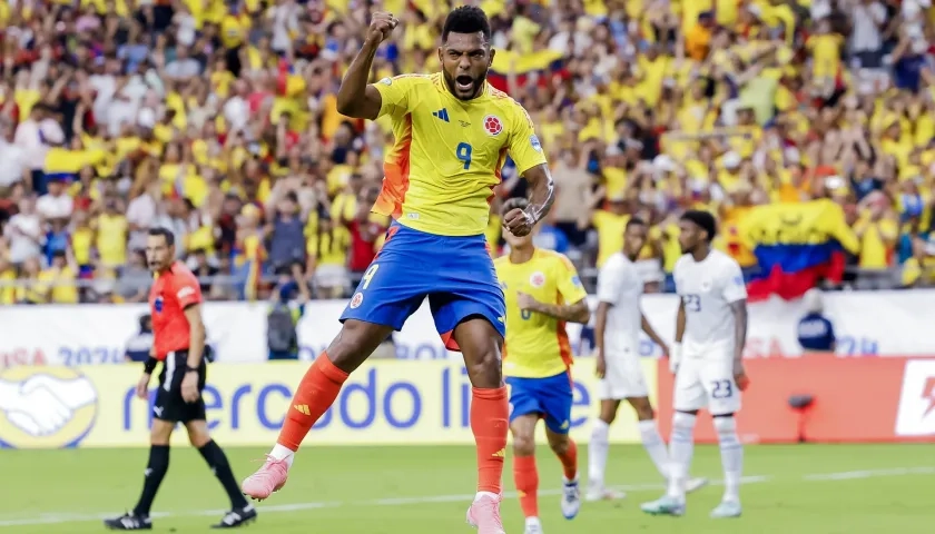 Borja celebra el quinto gol del partido.