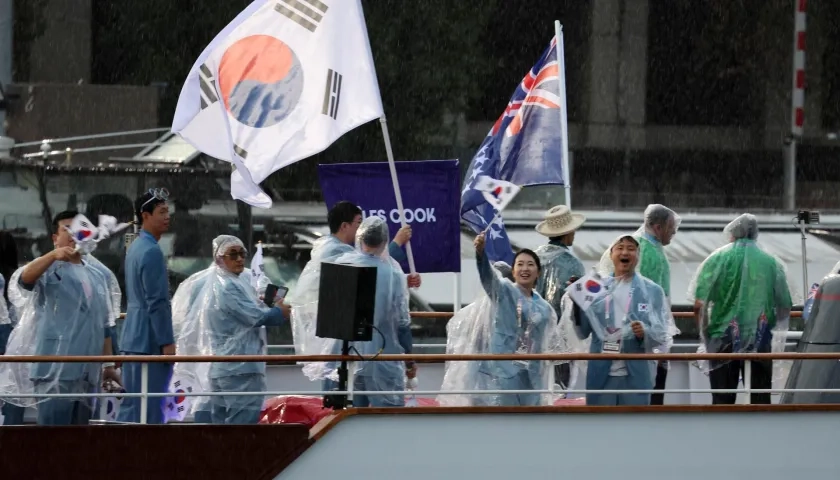 Bandera surcoreana en la inauguración olímpica.