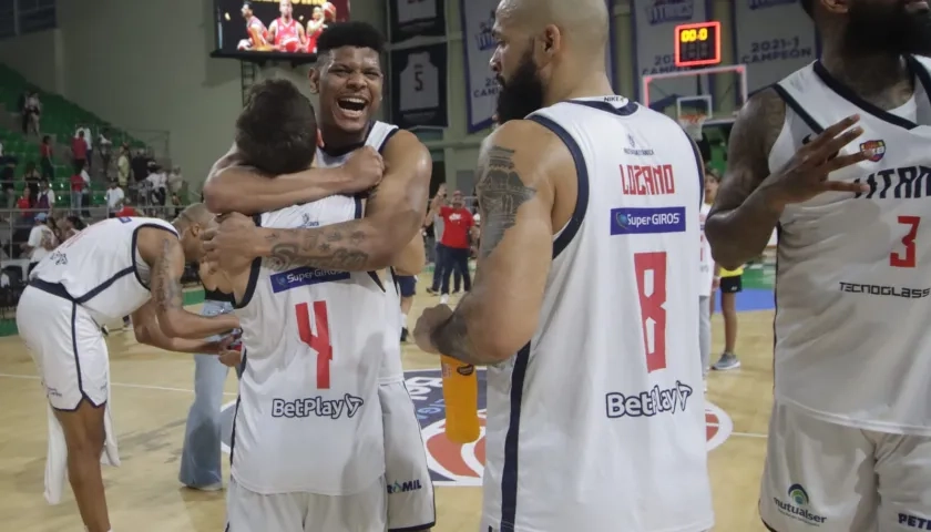 La felicidad de los jugadores de Titanes tras pasar a la final.