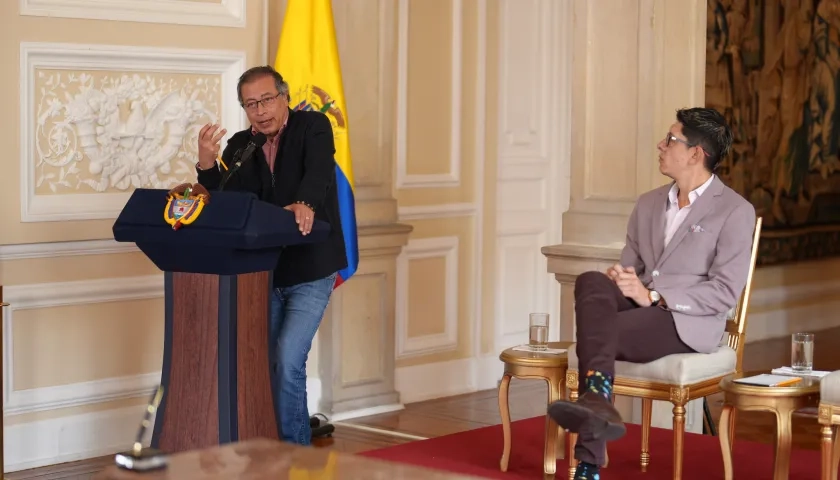 El Presidente Petro y el Ministro de Educación, Daniel Rojas.