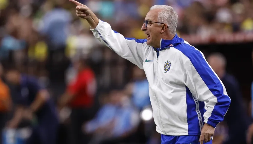 Dorival Junior, técnico de Brasil, durante el partido contra Paraguay.