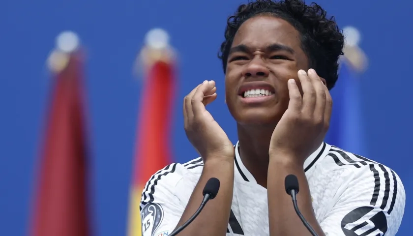 Endrick se emocionó hasta las lágrimas durante su presentación en el Santiago Bernabéu.