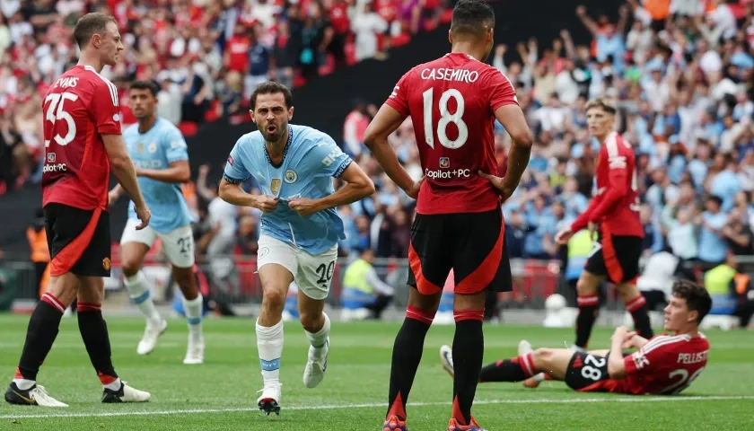 Bernardo Silva celebra el gol del empate.