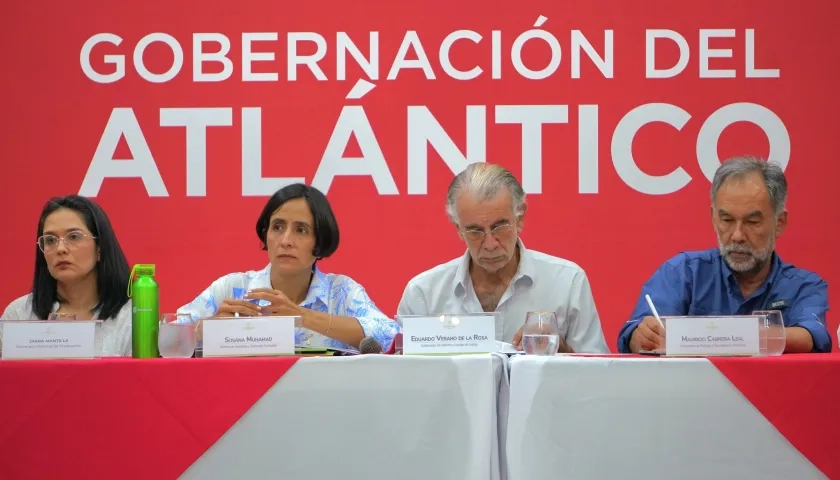 La ministra del Ambiente, Susana Muhamad, y el gobernador Eduardo Verano.