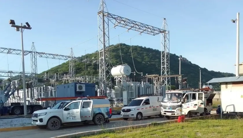 Trabajadores en estación de Gaira