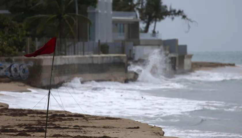 Fuertes vientos en playas de Puerto Rico.