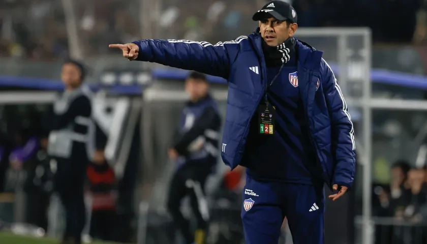 Arturo Reyes, director técnico del Junior, durante un partido. 