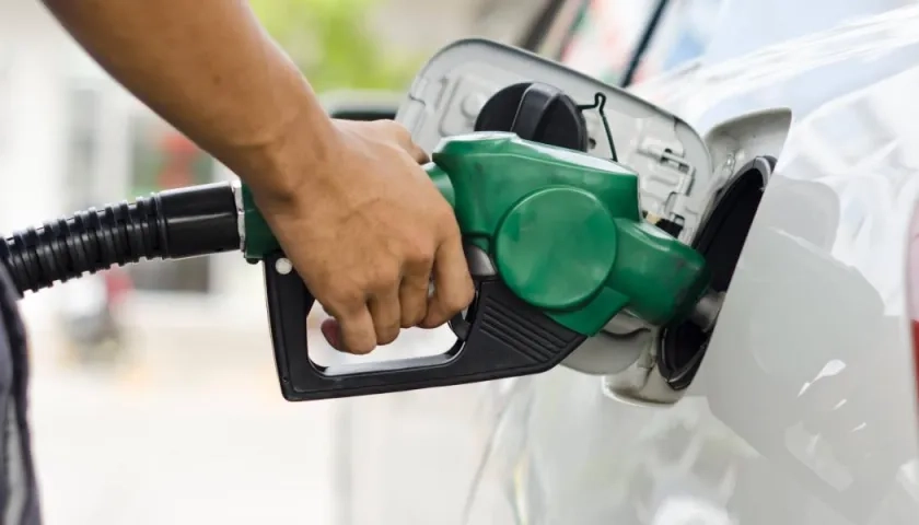 Las estaciones de gasolina deben ajustarse a este nuevo precio. 