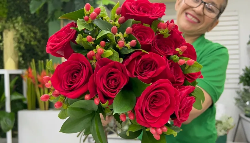 Ramillete de rosas rojas, dentro del catálogo de 'Flor de Liz'. 