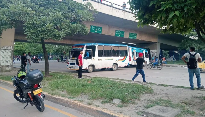 Bloqueo en la Circunvalar a la altura del puente de Murillo. 