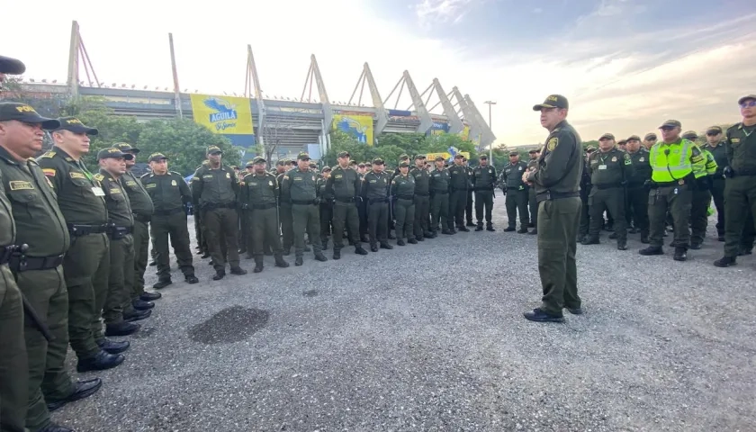 Imagen del operativo en el estadio.