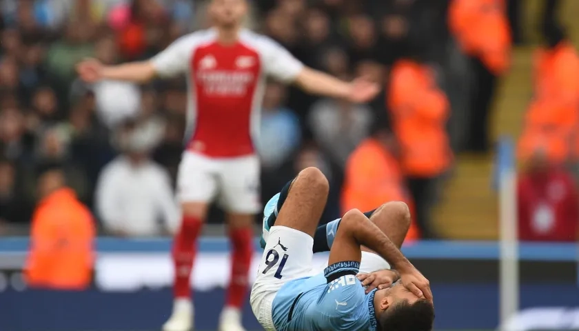 Rodri lesionado en el partido ante Arsenal.