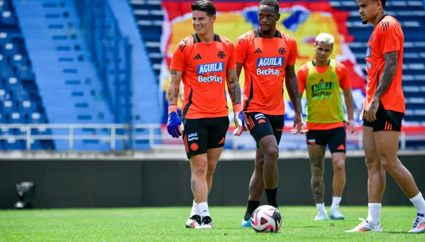 James Rodríguez, Jhon Jáder Durán y Luis Díaz, tridente ofensivo de Colombia contra Argentina.