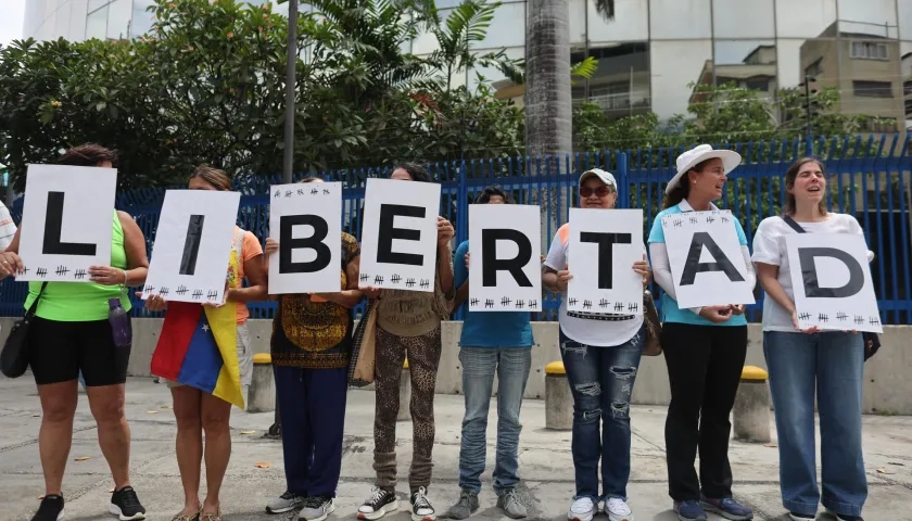 Simpatizantes de la oposición pidiendo libertad.