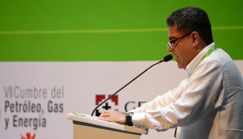 Carlos Hernán Rodríguez Becerra en Cumbre de Petróleo, Gas y Energía, en Cartagena.