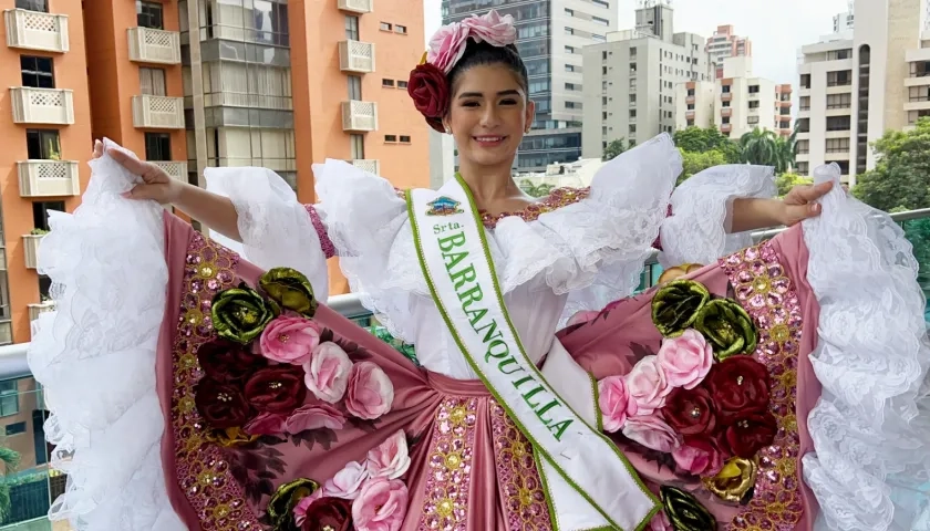 Luz Irina Gómez, señorita Barranquilla en el 4º Encuentro Folclórico Nacional Juvenil del Sanjuanero Huilense 2024. 