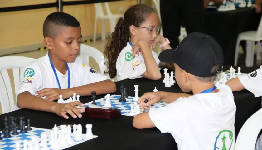 En el torneo participarán ajedrecistas entre los 6 y 17 años.