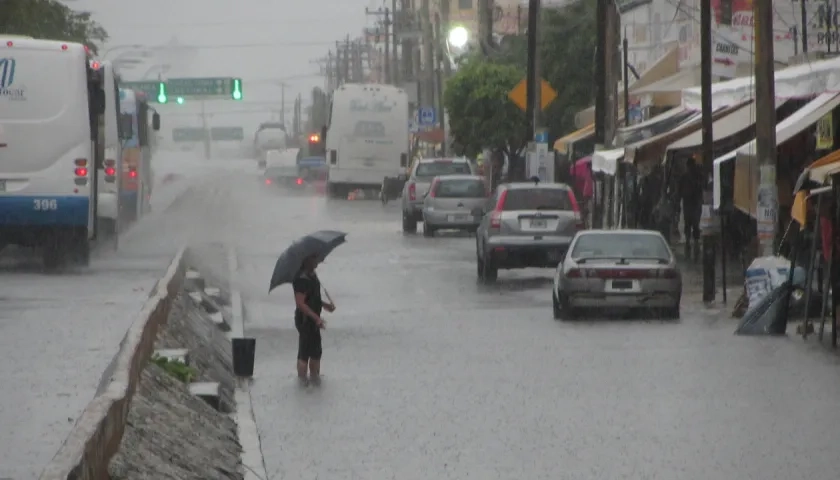 Milton llegaría a la Florida el miércoles por la noche. 