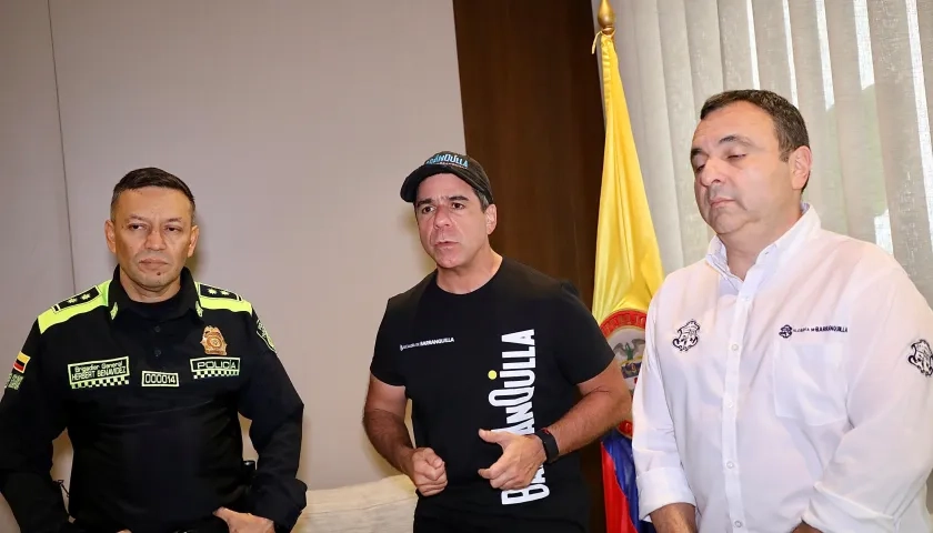 Alcalde de Barranquilla, Alejandro Char, junto al comandante de la Policía Metropolitana, general Herbert Benavidez. 