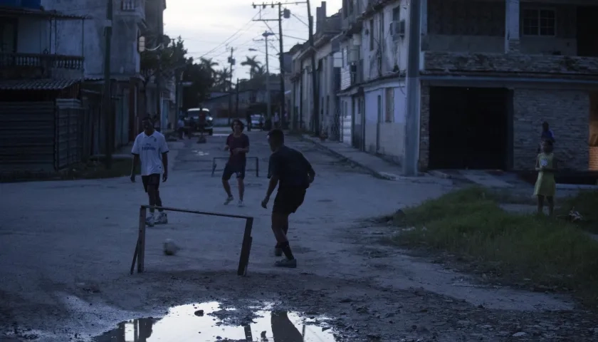 Fotografía durante un apagón, en el municipio Cerro, en La Habana. 